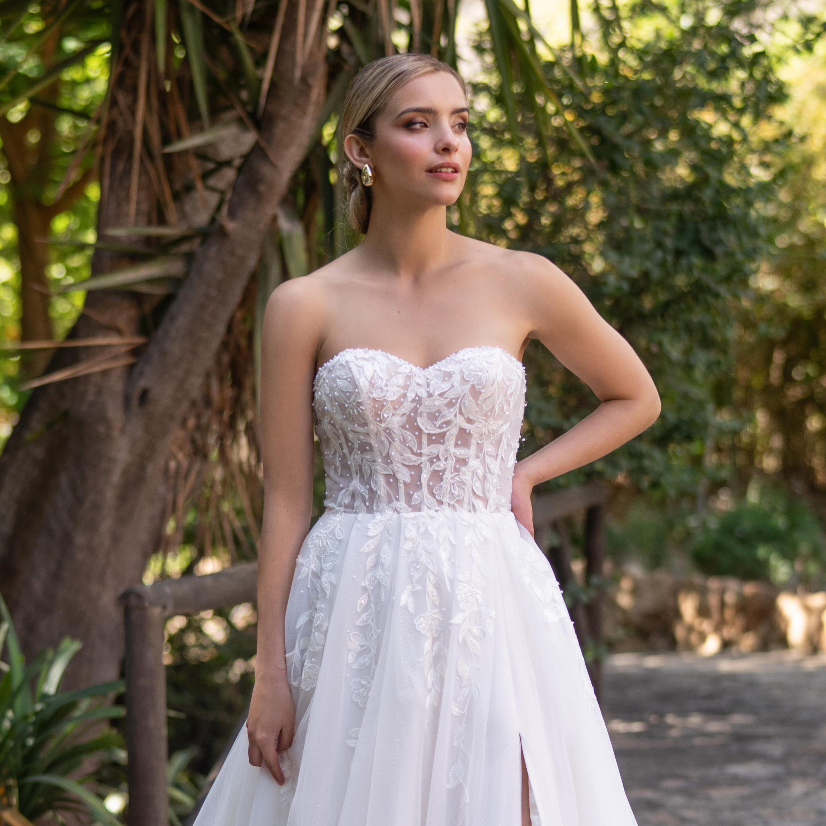 Brautkleid Hersteller Designer Brautmode Hochzeitskleid Loré Group